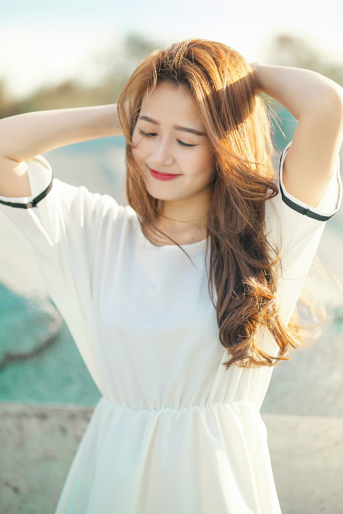 娇妻被朋友征服在胯下